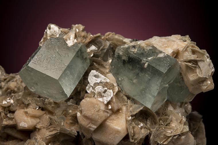 BERYL var. Aquamarine on ALBITE var. Pericline